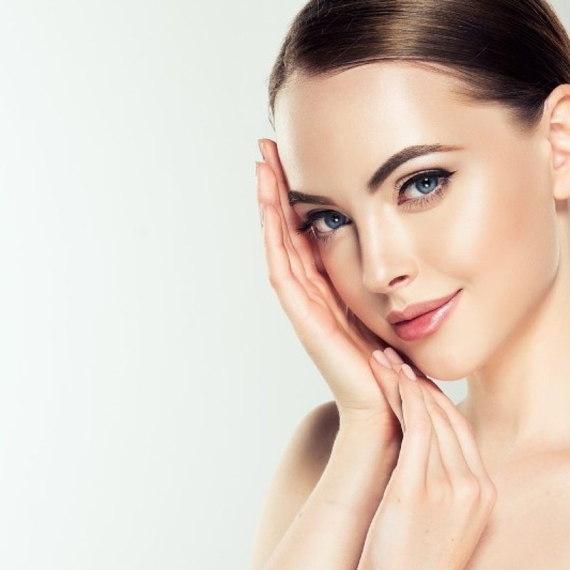 vzgliad-litso-model-volosy-briunetka-girl-model-women-face-l